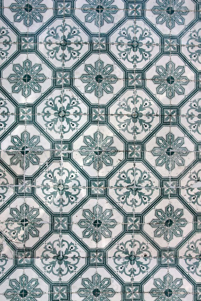 tiling pattern on floor